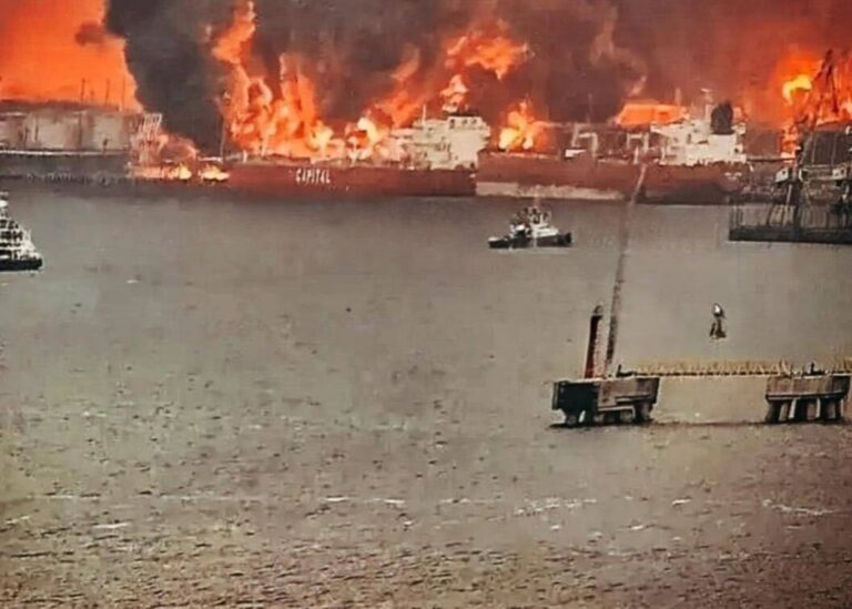 СюжетМасові бунти і пожежі. Ситуація в портах Росії