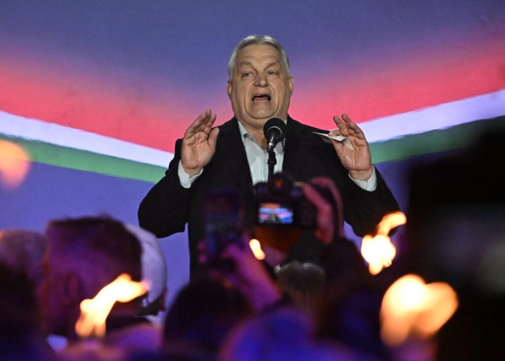 Орбан зчинив істерику через опозиційних мітингарів