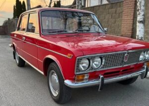 У Києві продається 36-річний ВАЗ-2103 у заводському стані