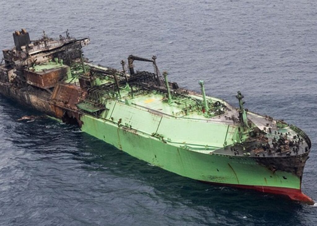 Пошкоджений російський газовоз не вдалося відбуксирувати до Лівії