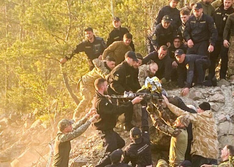 Упав у кар'єр із висоти 5 поверху: на Рівненщині знайшли зниклого хлопчика