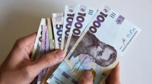 Додаткова допомога для самотніх пенсіонерів після 80 років: Яка сума і що потрібно знати