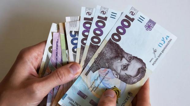 Додаткова допомога для самотніх пенсіонерів після 80 років: Яка сума і що потрібно знати