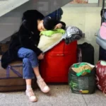 Чи повернуться українці додому? НБУ оцінив міграцію та зарплати до 2028 року