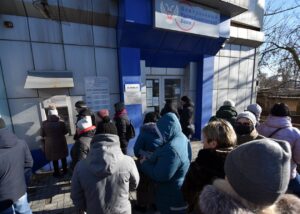 Збій у роботі банків РФ спричинив гуманітарний хаос на ТОТ – ЦНС
