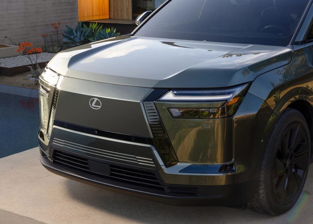 Дебютував електричний кросовер Lexus TZ