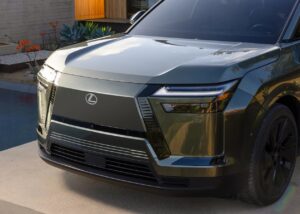 Дебютував електричний кросовер Lexus TZ