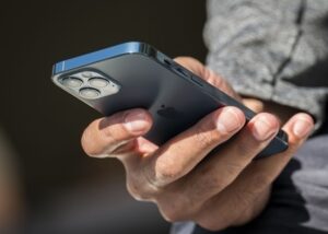 Apple виплатить компенсації власникам iPhone через затримку функцій Siri