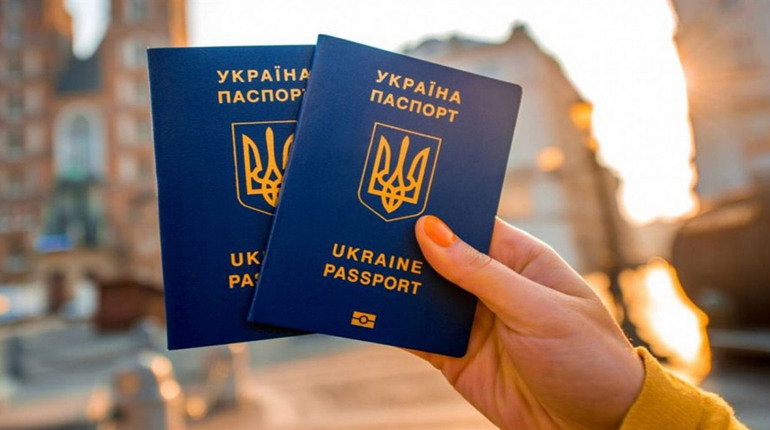 Жінкам-держслужбовицям дозволили виїзд за кордон: прикордонники вже почали пропускати