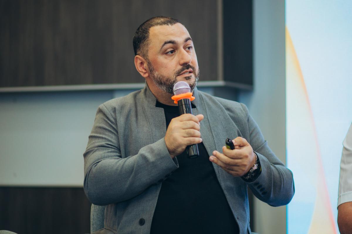 Депутатський підряд: У Кропивницькому віддають землю під комерцію дружині «слуги народу» Тіграна Хачатряна