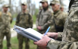 Від штрафу до в’язниці: українцям пояснили, що буде за ігнорування повісток