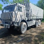 КамАЗи-зебри на фронті: росіяни вигадали дивний захист від українських дронів, але експерти побачили проблему