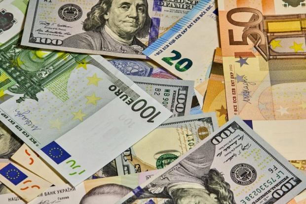Курс долара у липні впаде нижче 45 грн? Банкіри дали прогноз