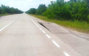 Варшавка" не витримала спеки:  Через аномально високу тепґмпературу на міжнародній трасі М-07 утворюються "трампліни