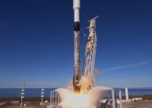 Falcon 9 успішно запустила ще понад 80 супутників у космос