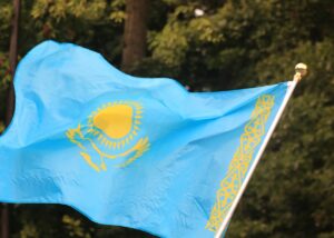 Казахстан обмежив в'їзд російських авто