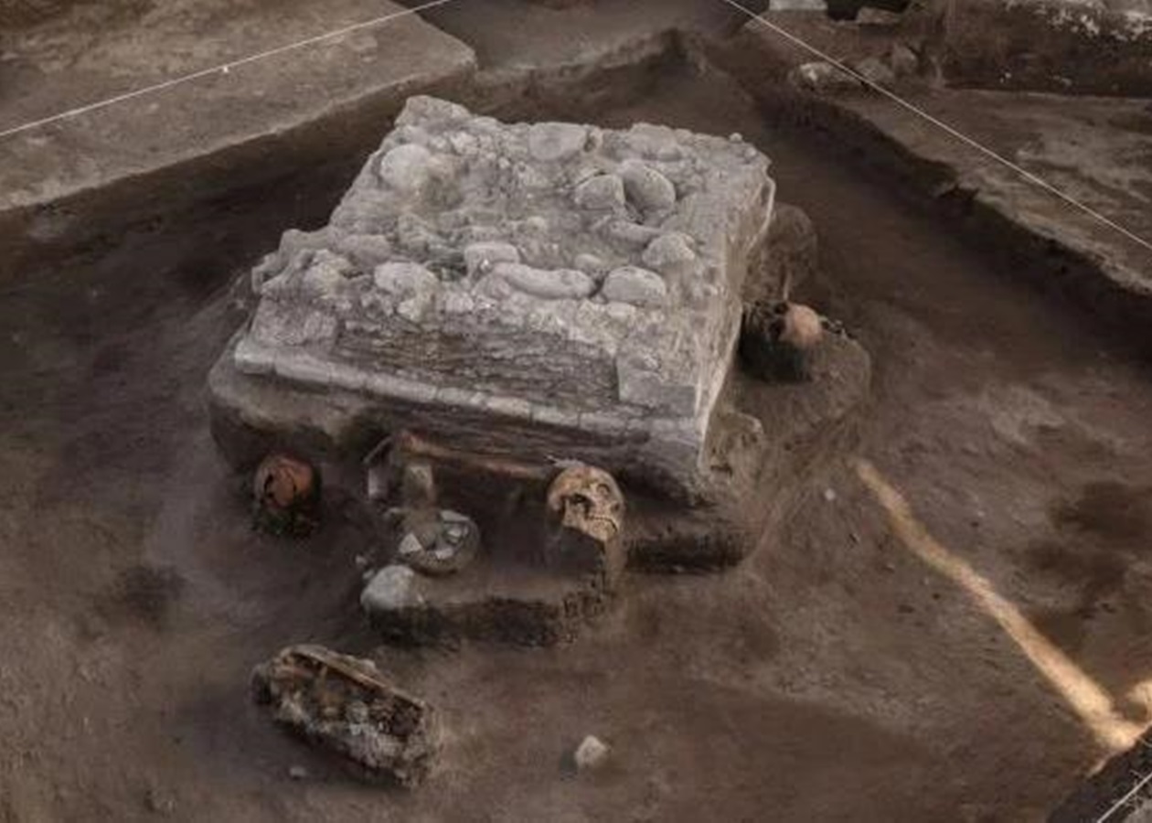 Археологи знайшли у Мексиці жертовний вівтар із людськими останками