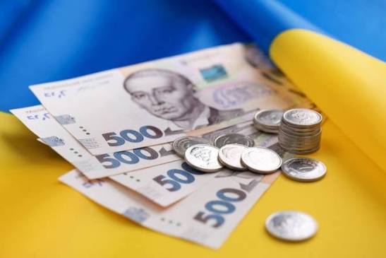Пенсії в Україні з 1 вересня: Які суми і кому перерахують