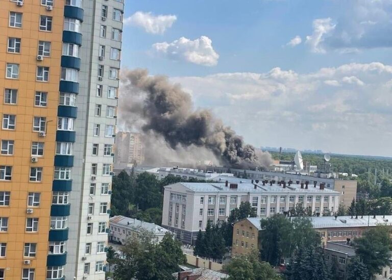 Під Москвою горить науковий центр Роскосмосу