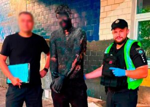 Киянин стрибнув у бочку зі смолою, щоб пограбувати магазин