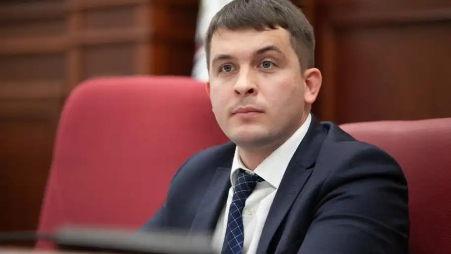 Фіктивні відрядження за кордон: сторона захисту керівника апарату КМДА Загуменного блокує передачу справи до суду