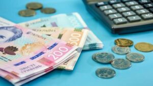 Варто знати! Коли переказ грошей від родичів може зацікавити податкову – пояснення юриста