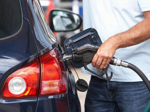 Дизель в Україні може пробити 100 грн: Експерт розповів, коли АЗС перепишуть цінники