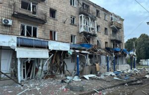 Нічний терор Сумщини: російські дрони рознесли інфраструктуру Конотопа, пошкодивши лікарні, залізницю та газові мережі