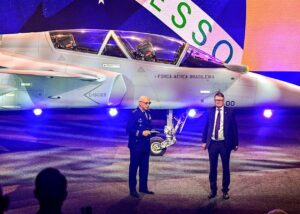 Шведський винищувач Gripen F здійснив перший політ