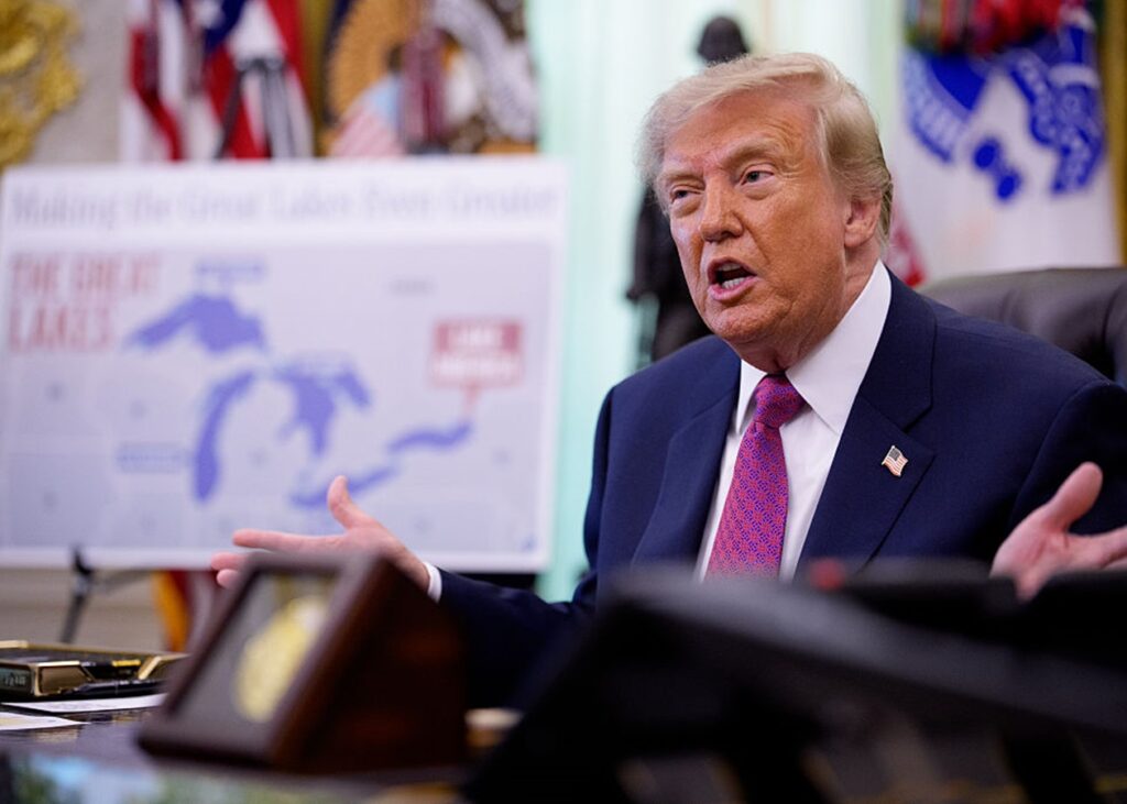Трамп попросив Apple перейменувати озеро Онтаріо