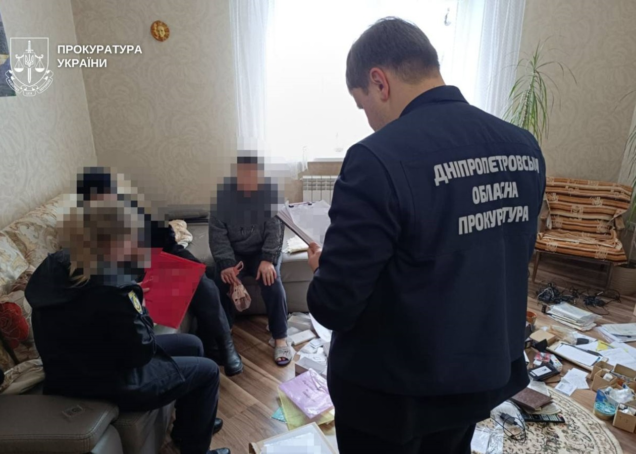 У Дніпрі подружжя обвинувачують у катуванні шістьох прийомних дітей