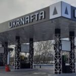 Захист критичної інфраструктури: на заправках «Укрнафта» у Києві почали встановлювати захисні конструкції