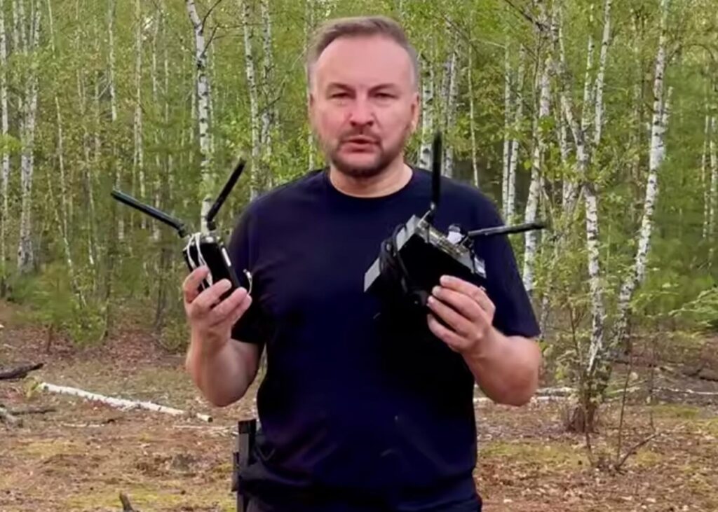 "Флеш" показав Mesh-ретранслятори для шахедів