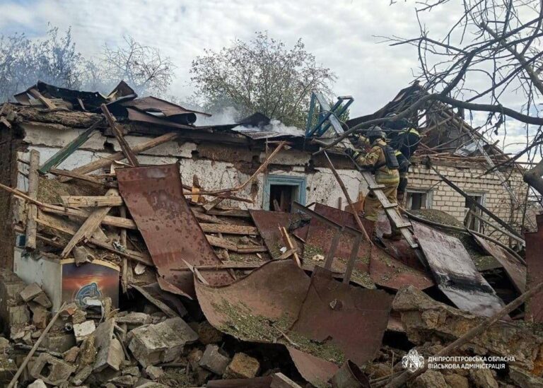 Загиблі і зруйновані будинки: РФ ударила КАБом по Дніпропетровщині