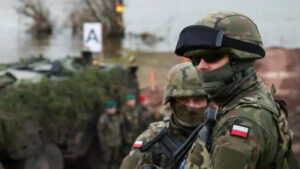 Польща нарощує військові сили біля українського кордону