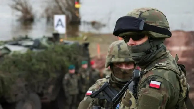 Польща нарощує військові сили біля українського кордону