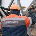 Поки Україна живе за графіками відключень, борги в енергетиці зростають