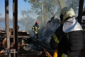 Ракетний удар по Києву: на Оболоні вже семеро постраждалих, троє борються за життя